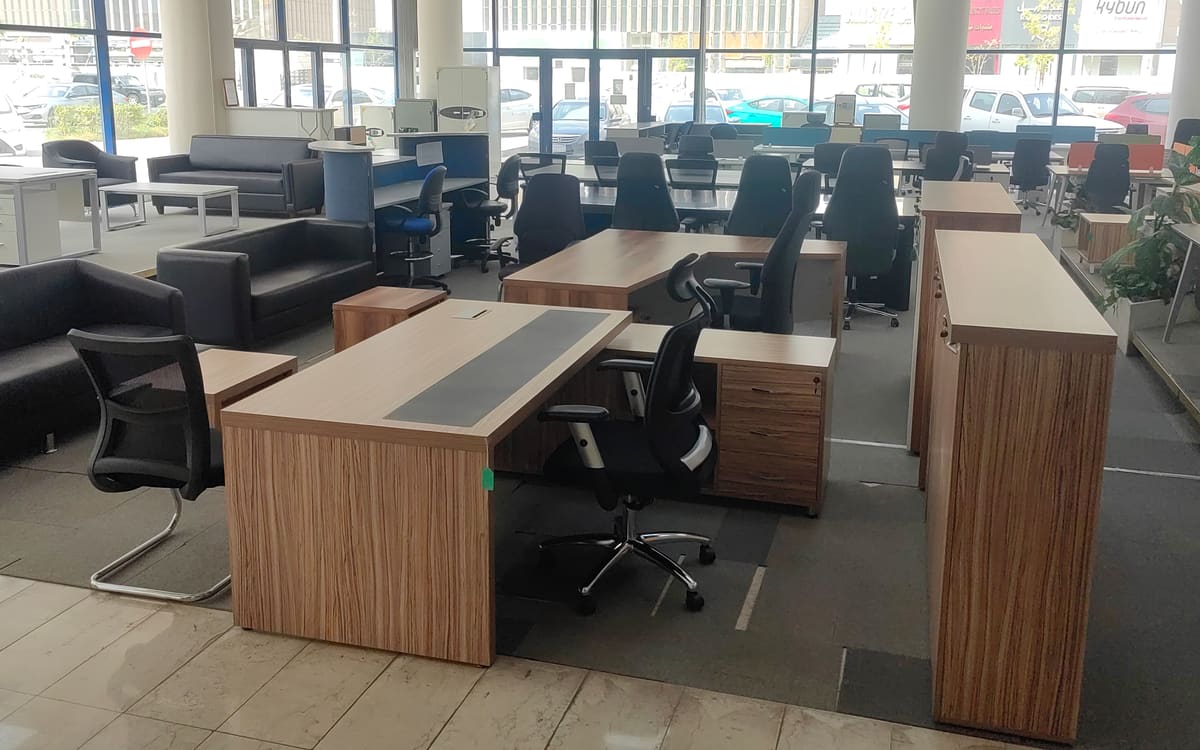 Sourcing Office Furniture from China: The Complete Guide for Dealers article cover