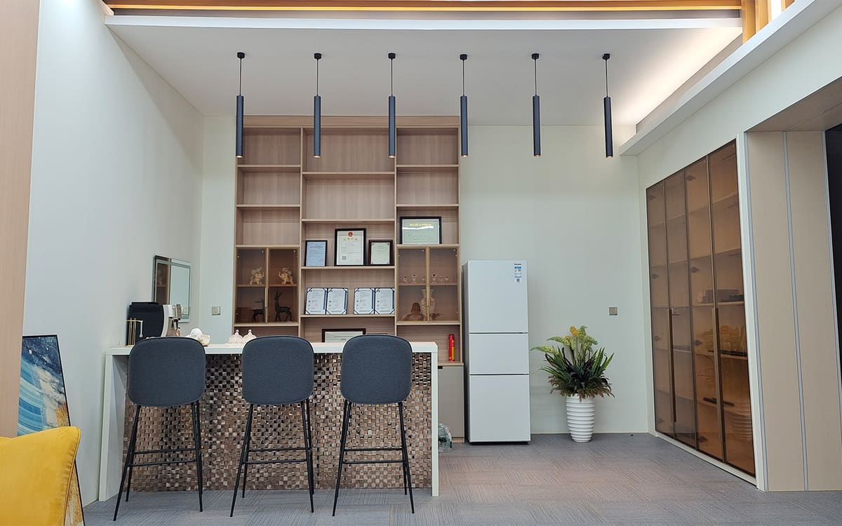 How MOQ Works for Office Furniture Dealers: A Practical Guide to Planning Your First Order from China article cover