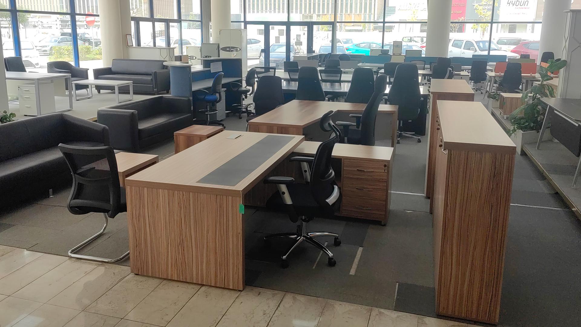 Sourcing Office Furniture from China: The Complete Guide for Dealers