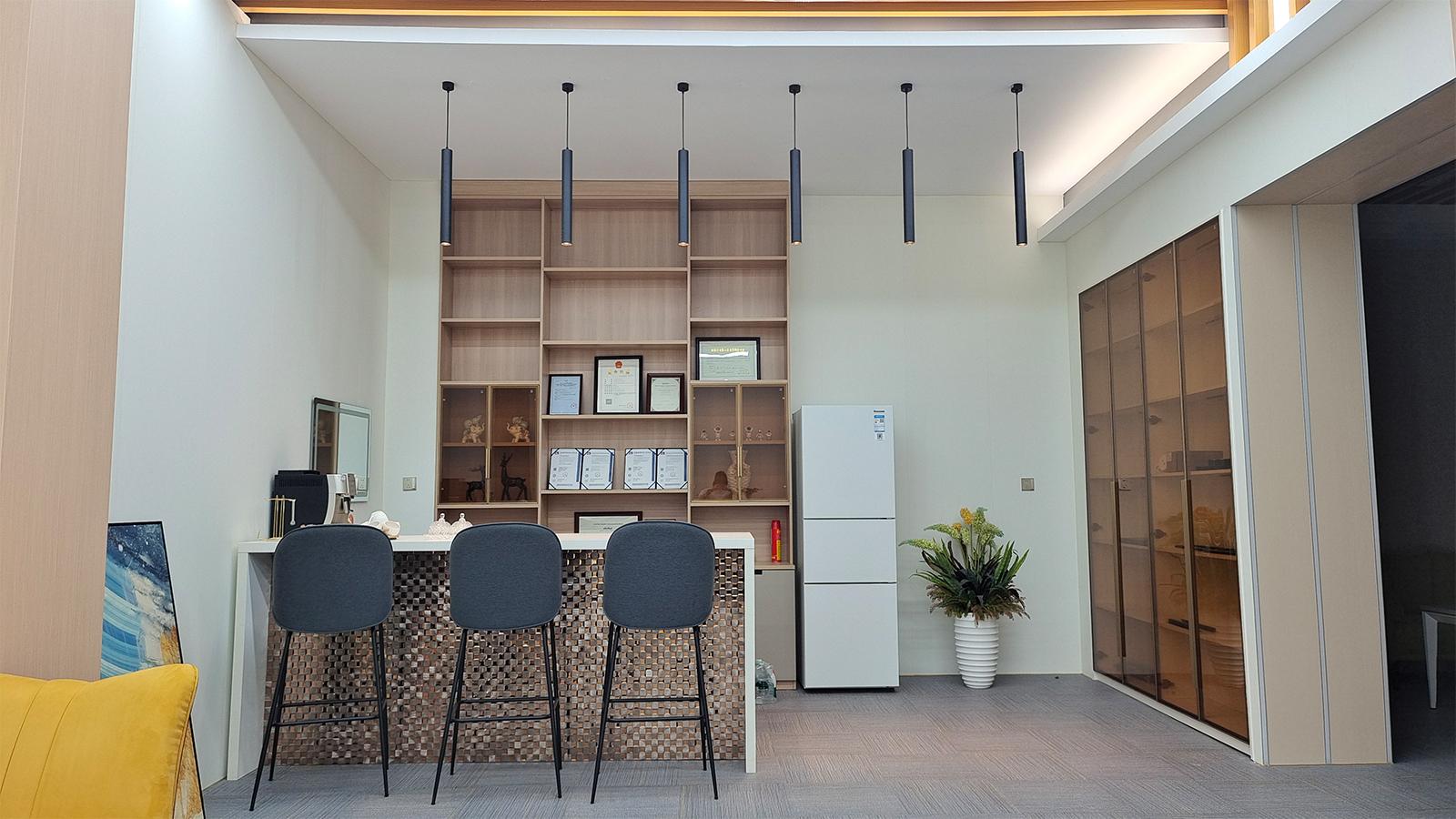 How MOQ Works for Office Furniture Dealers: A Practical Guide to Planning Your First Order from China